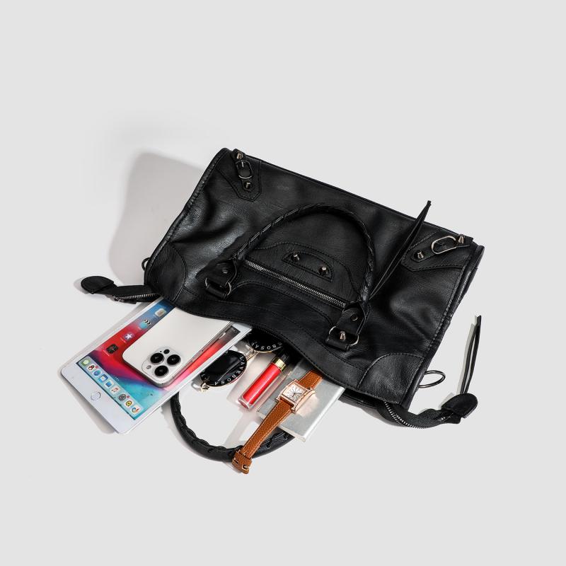 CDIWRI&KARI Motocyklová taška s cvočky Velká kapacita Taška přes rameno Crossbody Kabelka Nová ABG Baddie Taška Módní dámská taška