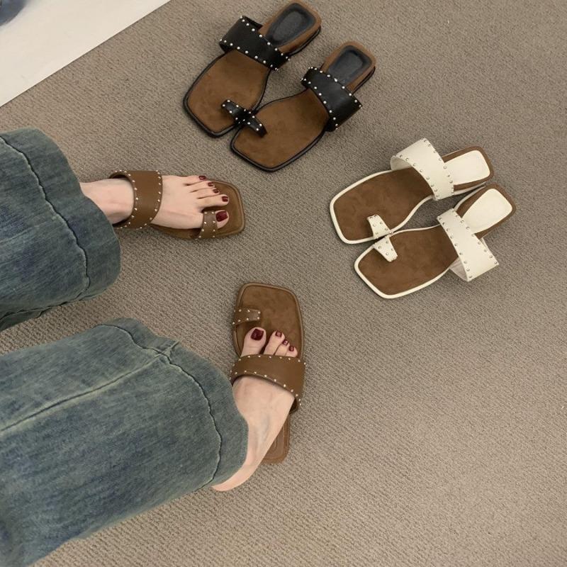 Beautiful Set of Toe Rivets with Small Slope Heels Slippers Women's Summer Wear Seaside Vacation Casual Beach Sandals