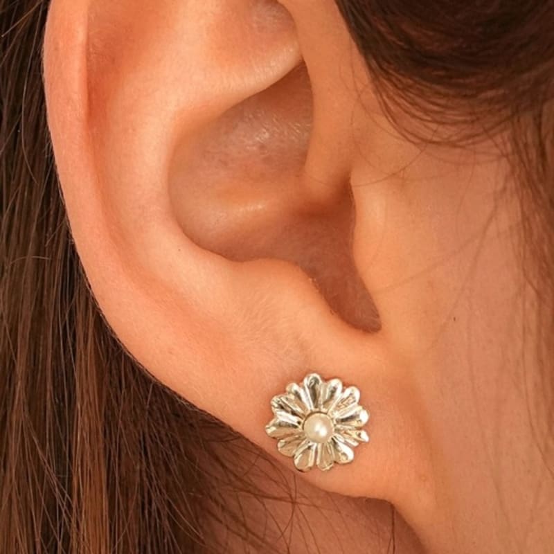 BELLOOGGI Daisy Pearl earring(S) Daisy Freshwater Pearl Earring