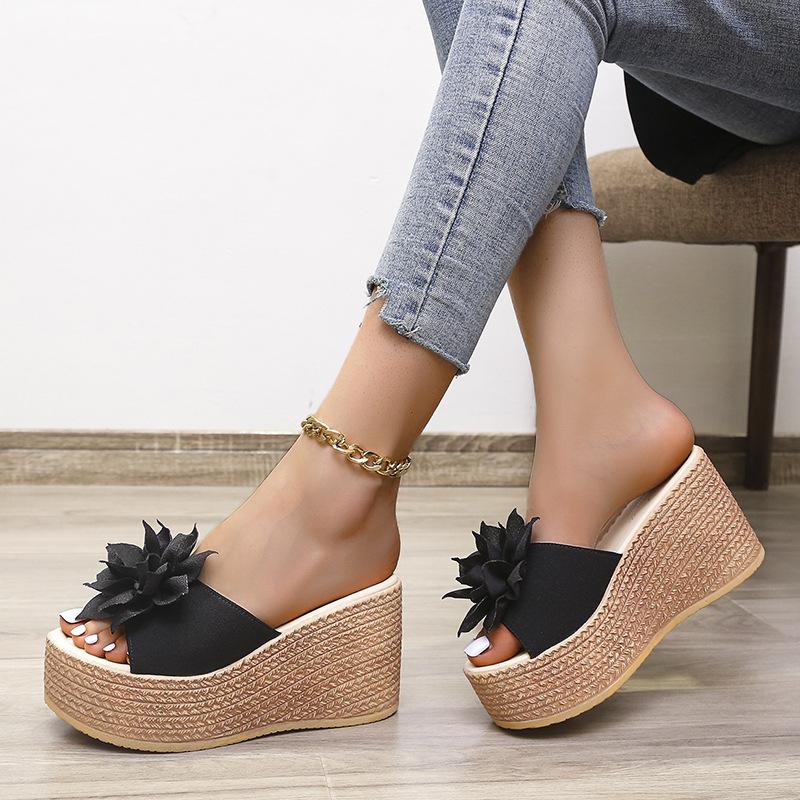 Außenhandel Muffinboden Sommer Hausschuhe Damen neue Blume dicker Boden Keilabsatz große Größe Damen Hausschuhe 2025