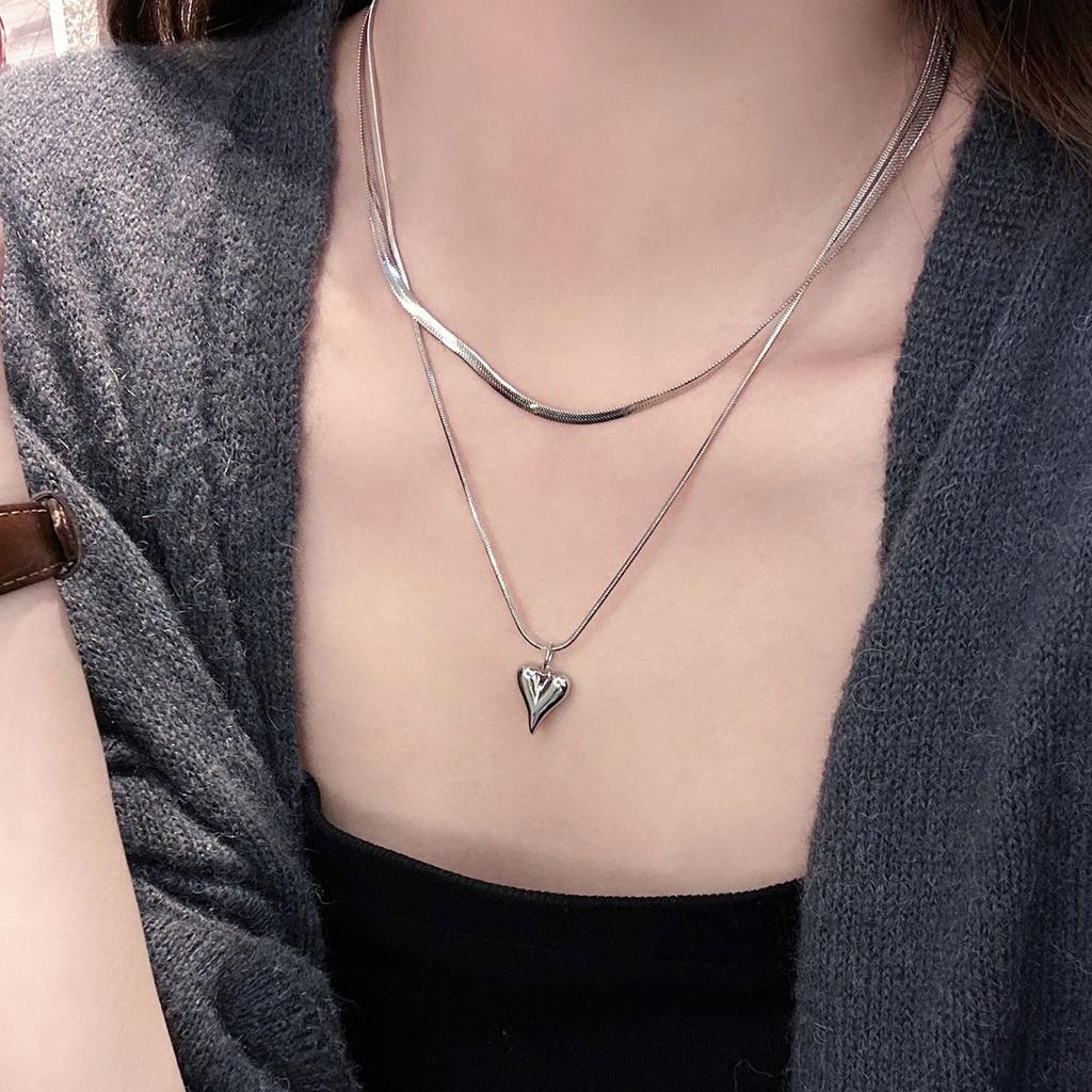 Fashionable Double Layer Stainless Steel Collar Chain Heart Pendant Necklace Adjustable Neck Chain for Anniversary Party