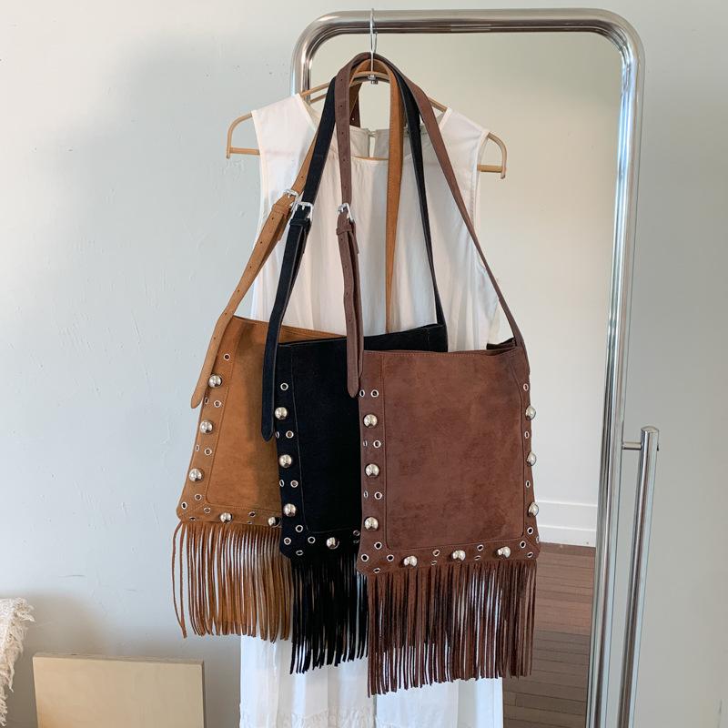 Internet Celebrity Same Casual Punk Matte Suede Shoulder Messenger Bag Trendy Fashion Rivet Tassel Tote Small Square Bag
