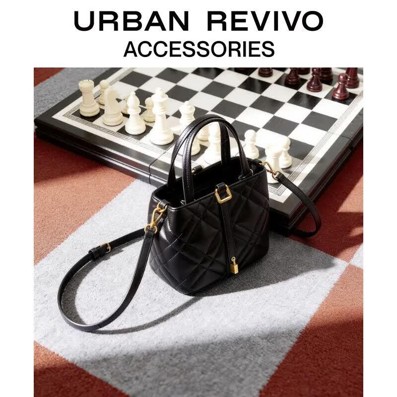 URBAN REVIVO Women s Quilted Faux Leather Shoulder Bag One Size