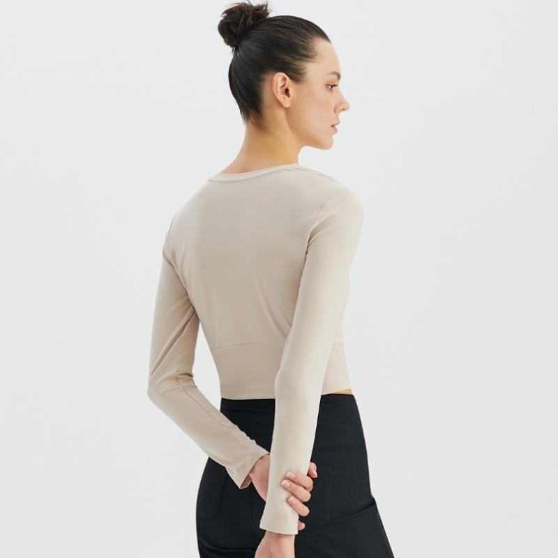 Huit Twisted Long Sleeve Crop Tee Htwtl3k06t