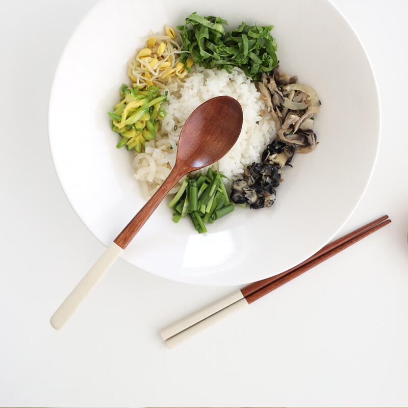 Lacquer Two-Tone Spoon Set (2 Colors) beige