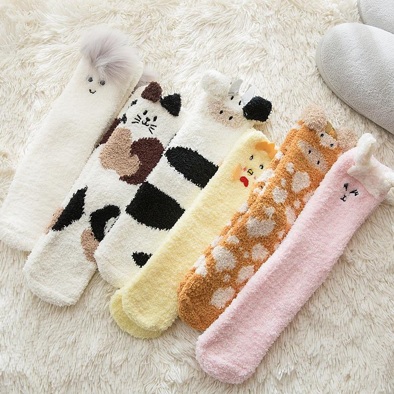 Autumn and winter women's socks, cute animal giraffe cat coral fleece sleeping floor slippers socks winter thermal socks