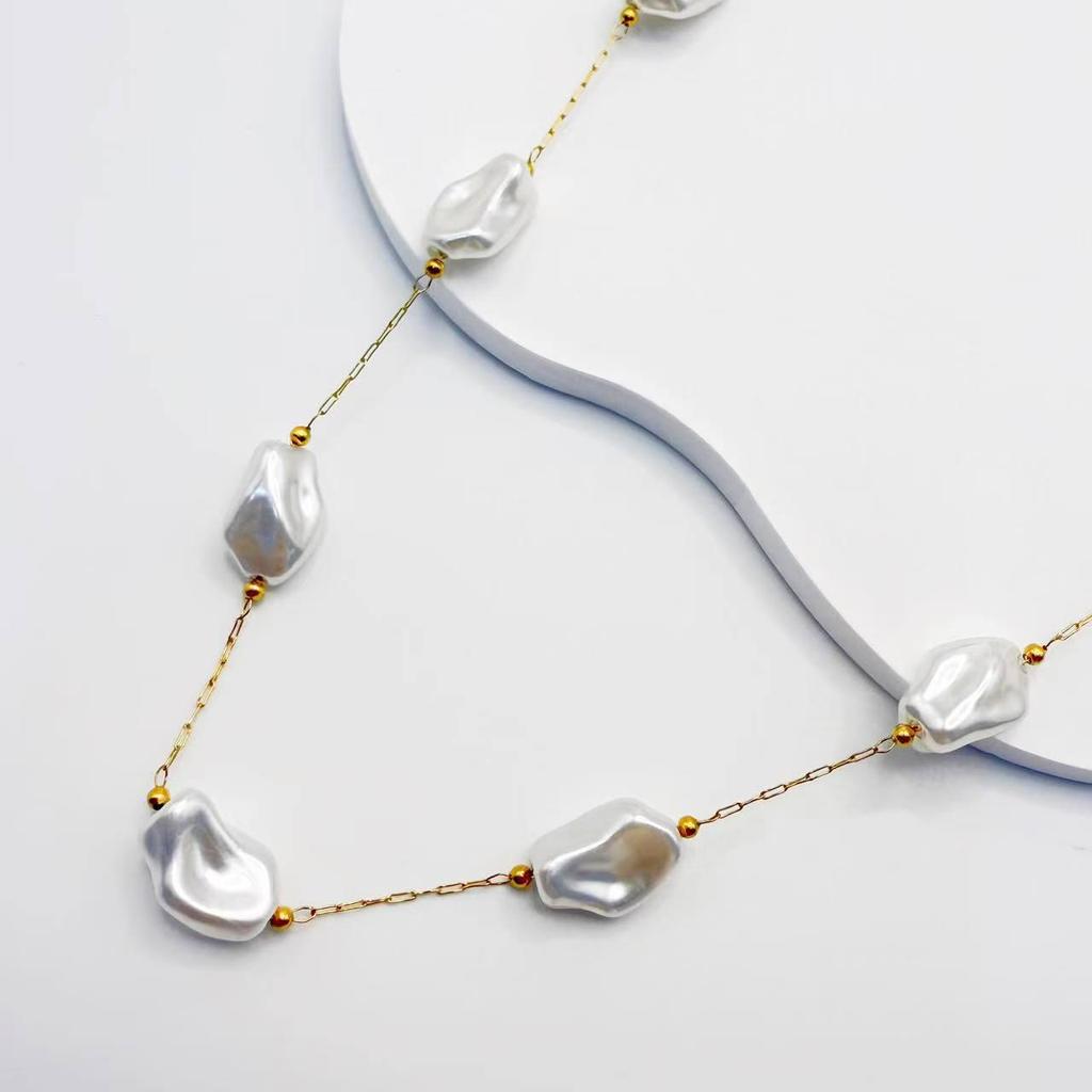 European-American Style Pearl Stainless Steel Necklace: Versatile Fashion Accessory