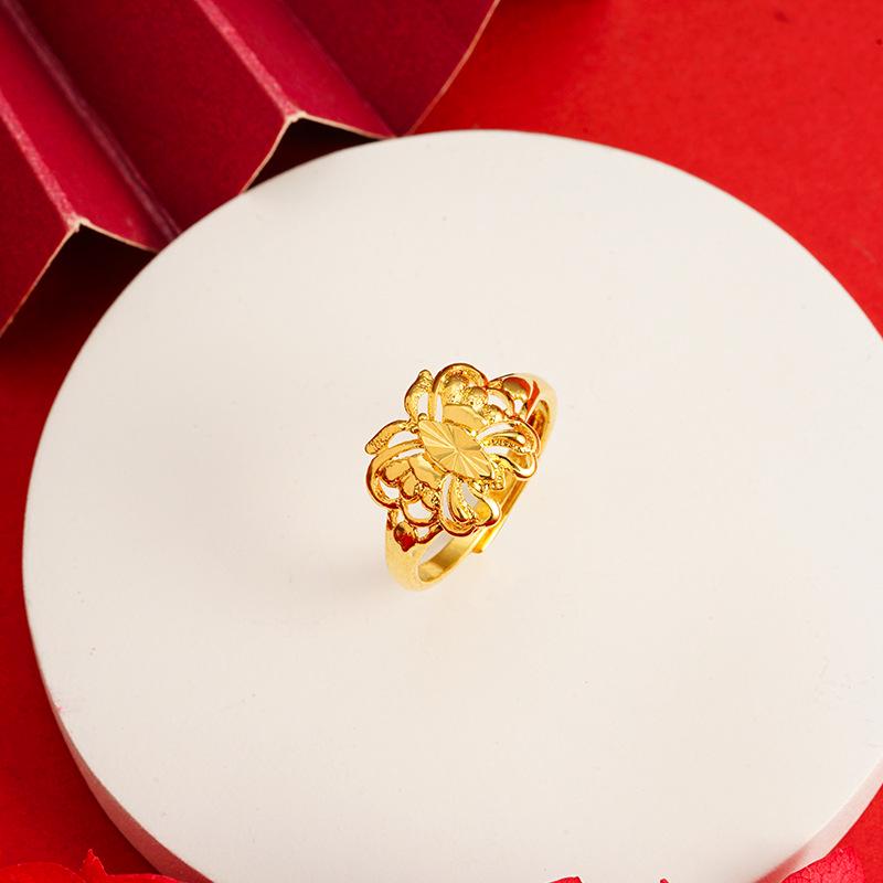 Elegant Sand Gold Butterfly Petals Ring for Women – Light Luxury Fashion Jewelry