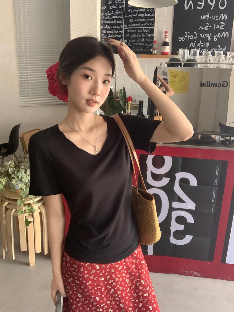 White V-neck front shoulder design pleated short-sleeved T-shirt women's summer new loose and thin lazy style top