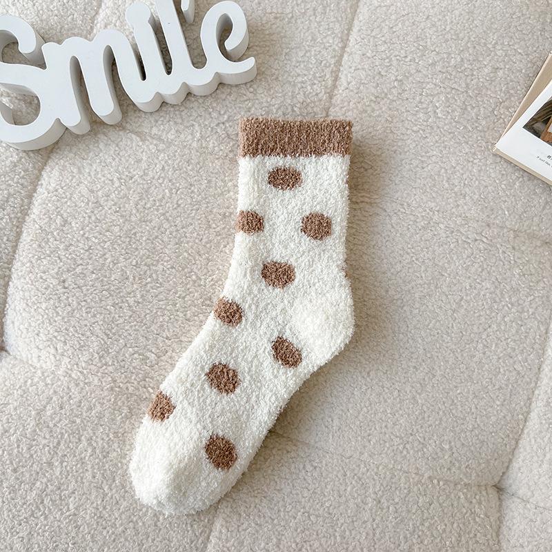 

Женские зимние утолщенные теплые напольные носки плюс бархат Юэцзы длинные носки 1 pair