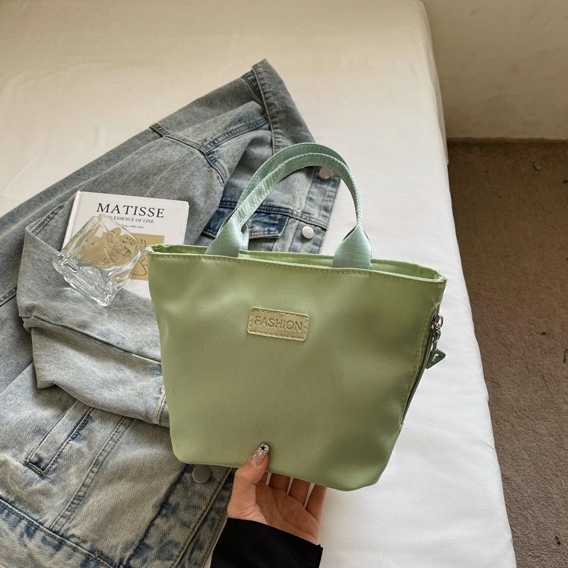 Casual shoulder messenger bag New mobile phone small square bag Shopping handbag Lightweight anti-splashing nylon bag