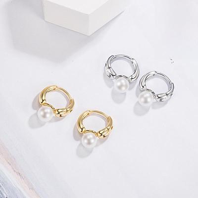 "French Pearl Ear Clips: Niche Design, Light Luxury, Retro High-End Earrings for Women, Autumn/Winter 2022"