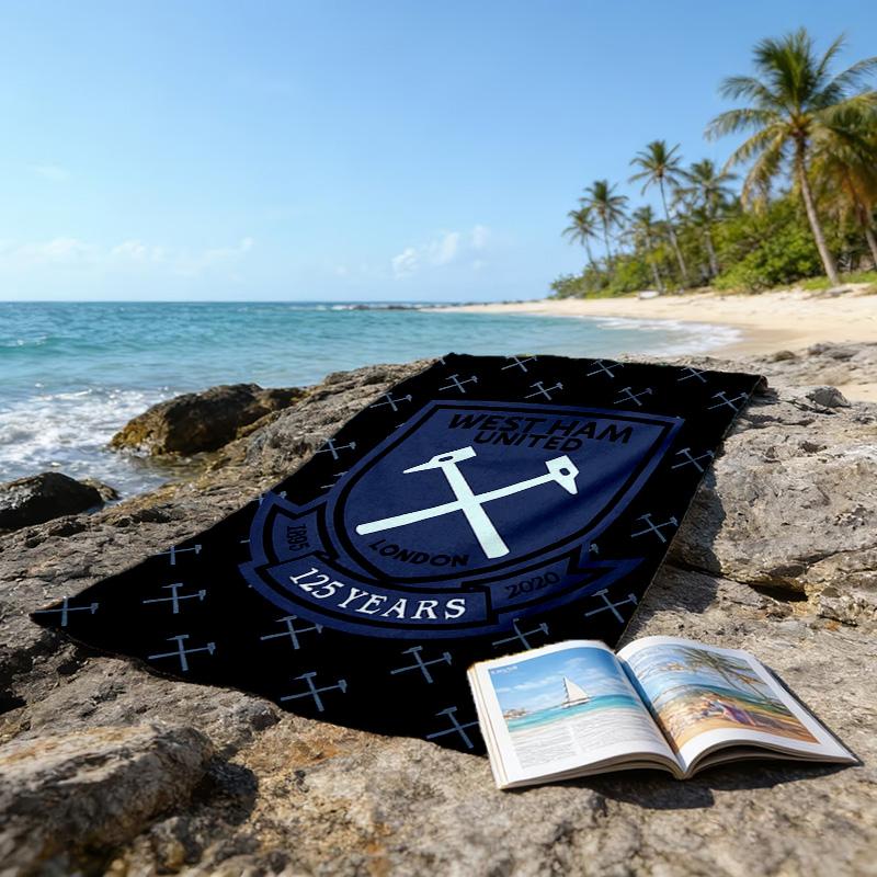 1pc Football Team (61) Beach Towel, Beach and Seaside Swimming Pool Equipment, Fashion Pattern, Rectangular, Travel Essentials