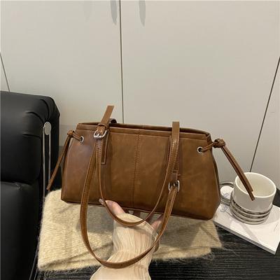 Mode Navette Grande Capacité Décontracté Nouveau Texturé Rétro Dames Pendentif Une Épaule Sous-Bras Sac Fourre-Tout Portable