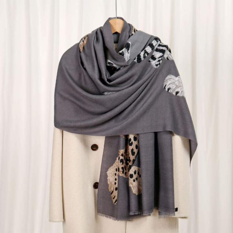 American Old Money Style Lazy Double-headed Leopard Silk Scarf Shawl Female Noble Light Luxury Temperament Versatile Scarf Air Conditioner Outside the