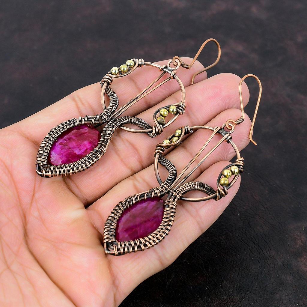 Facettierter Kaschmir-Rubin Ohrring Kupferdraht umwickelter Schmuck Edelstein Kupferohrringe Handgefertigter eleganter Schmuck Drahtumwickelter Ohrring Geschenk für Mama