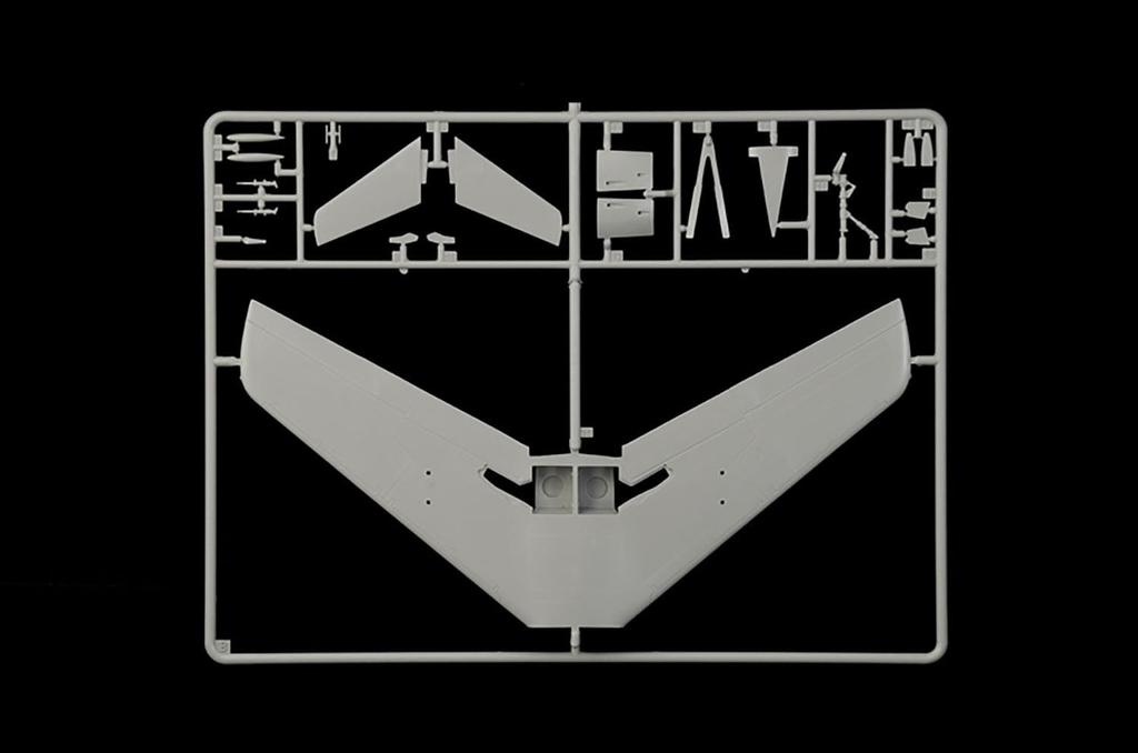 Platz Italeri Scale American Fury Plastic Model Kit IT2811 1/48 FJ-2/3 (Airplane)