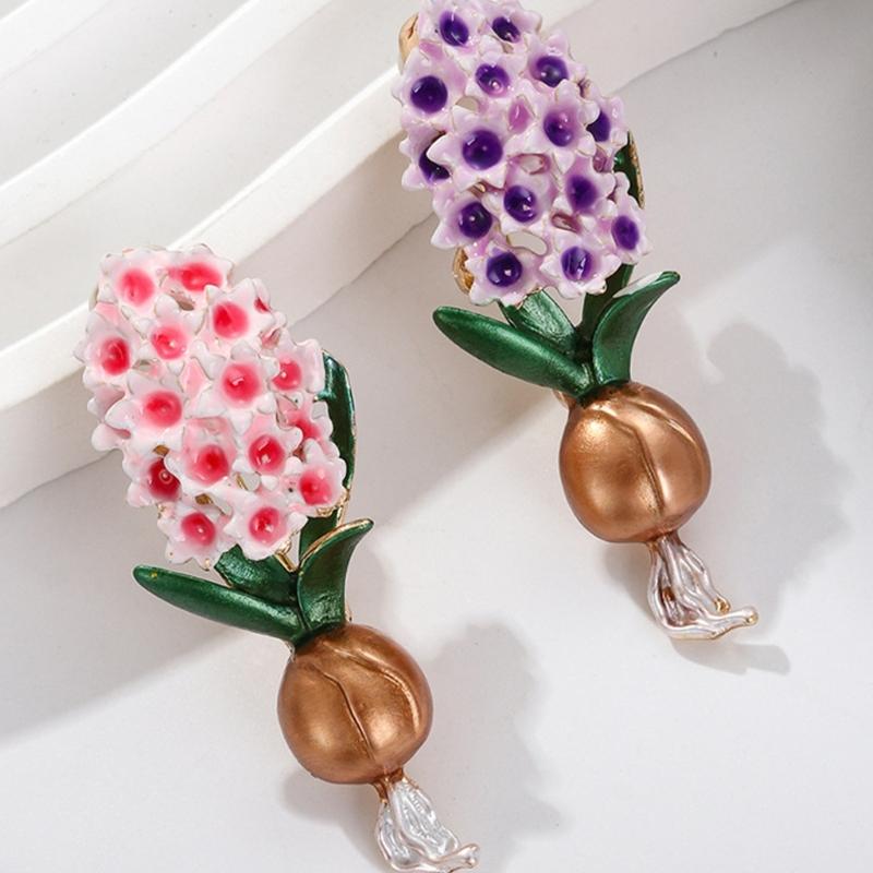 Fashionable Miniature Lavender Brooch Sophisticated Floral Lapel Badge Elegant Embellishment For Women Girls