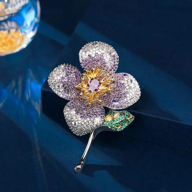 

Зимние новые роскошные броши с цветами из кубического циркония для женщин, элегантный стильный дизайн, цветочные аксессуары, высококачественная брошь, булавки