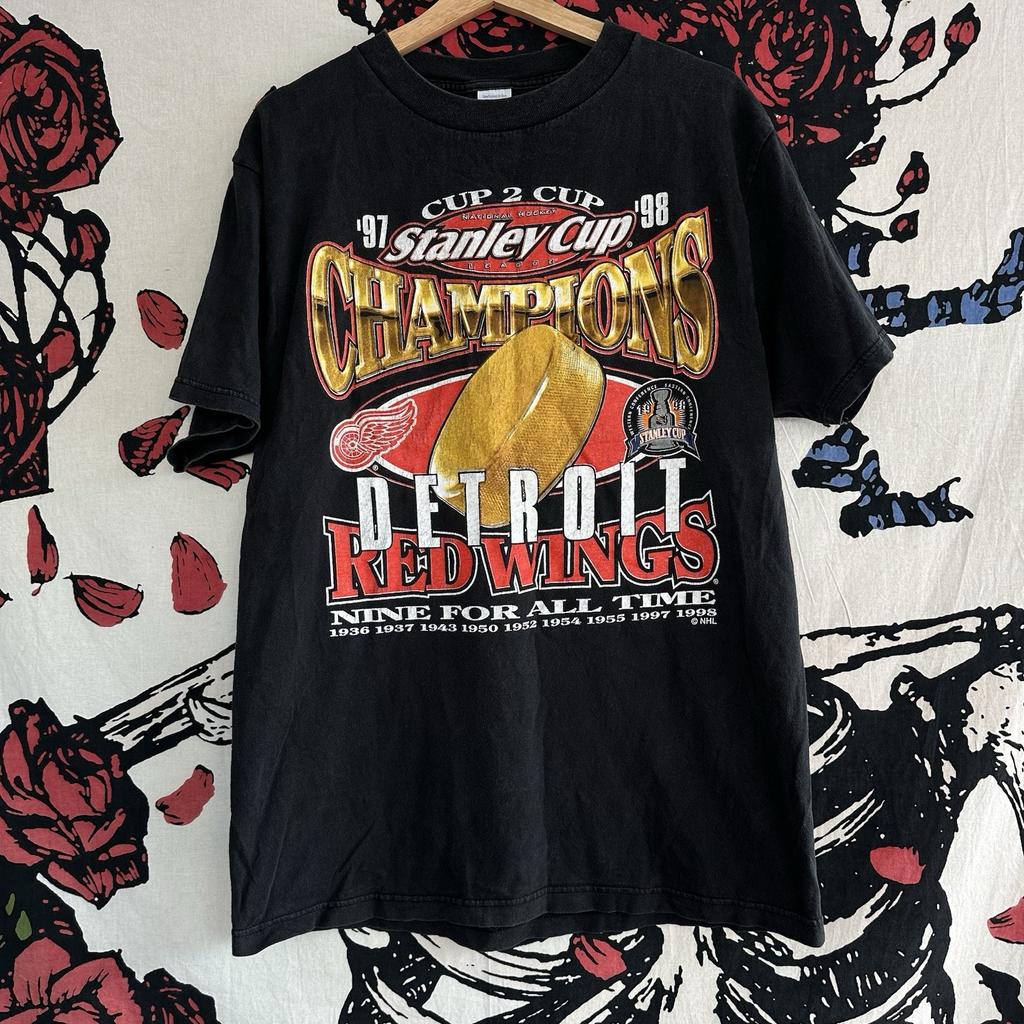 VTG 1998 Detroit Red Wings Hockey Stanley Cup 2 Cup Nine All Time Logo 7 Shirt L Unisex T-Shirt