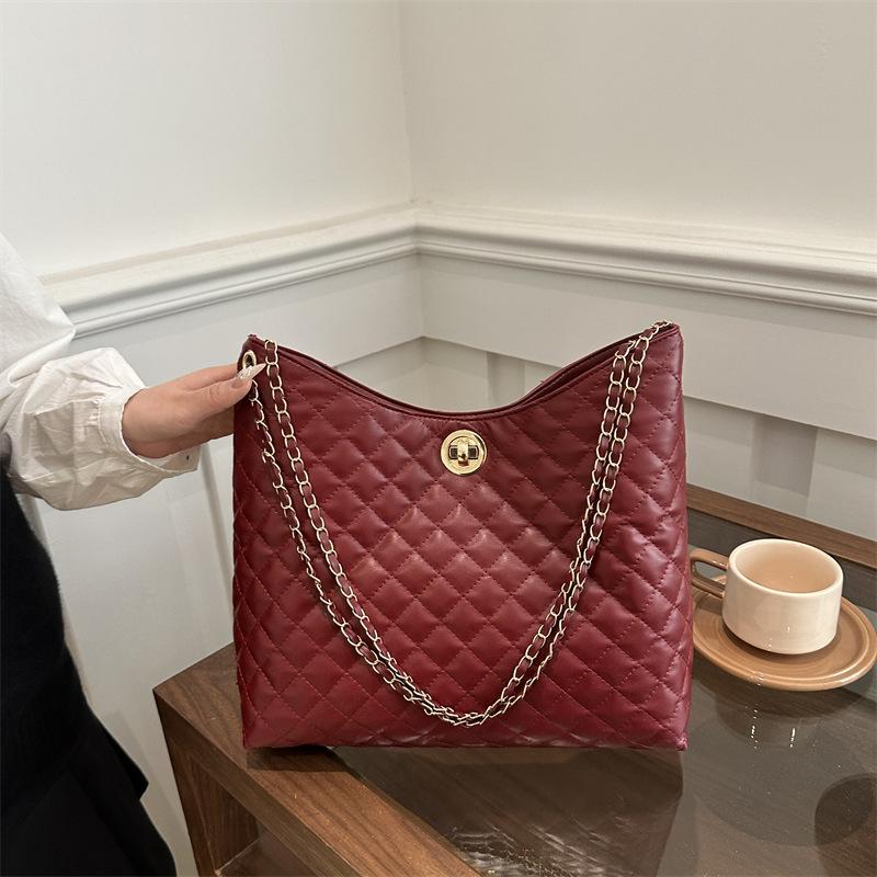 Underarm bag women's bag large capacity 2025 new autumn and winter niche diamond chain bag fashionable shoulder messenger bag