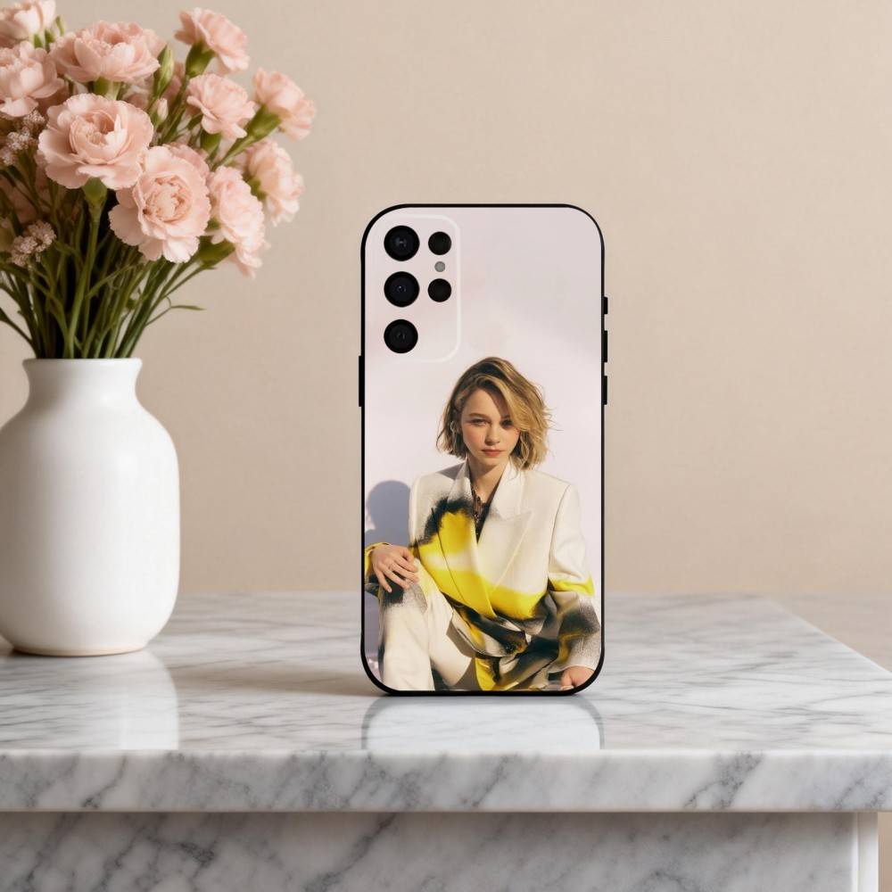 vibrant E-Emma M-Myers Actress Phone Case For Samsung S25,24,23,22,30,21,10,9,Ultra,Plus,Lite,FE,4,5 G Soft Black Case