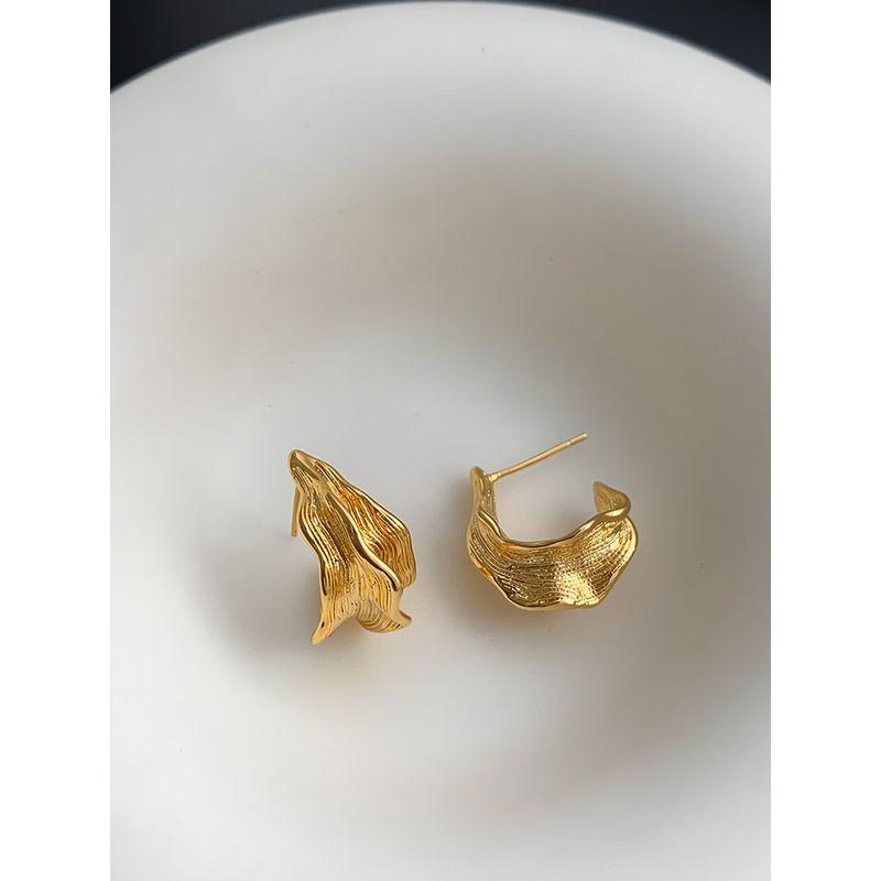 Niche Style Fashion Ruched Metal Indifference Trend Earrings Gold