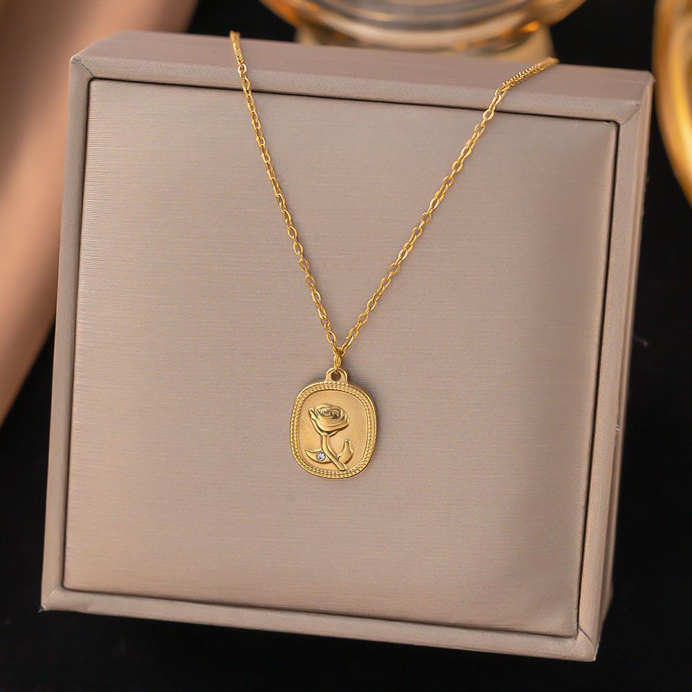 Stainless Steel Flower Pendant Necklace For Women Fashion Ladies Gold Color Clavicle Chain High Quality Jewelry Wedding Gifts