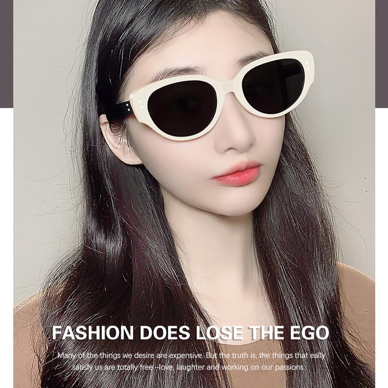 Модные женские солнцезащитные очки без оправы — фото 10