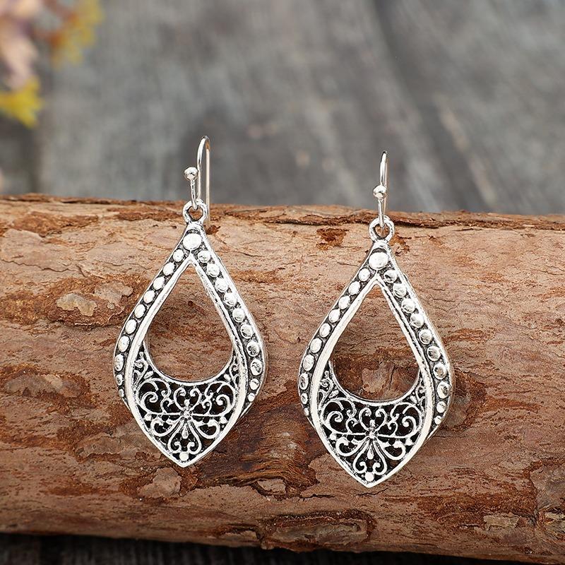 Vintage Ethnic Silver Color Metal Carving Alien Geometry Pattern Dangle Earrings for Women Accessories