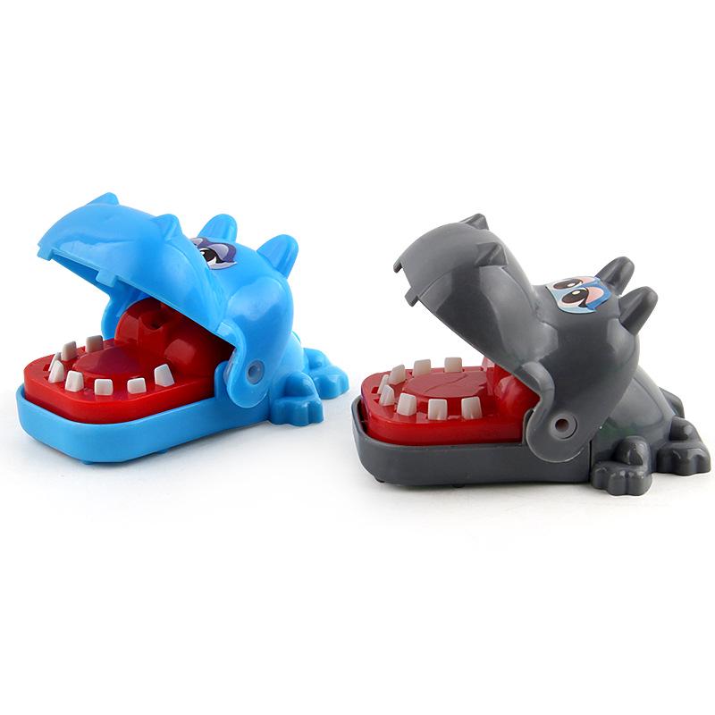 New And Strange Mini Biting Hand Tricky Toy, Trumpet Biting Shark, Crocodile, Vicious Dog