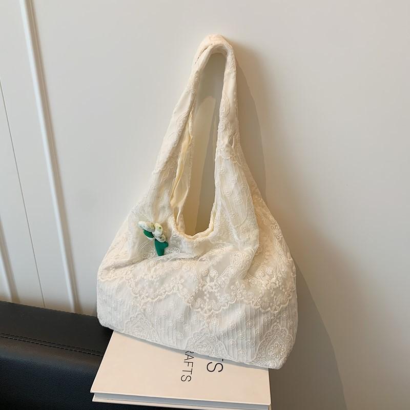 Small fresh flower bag women's new trendy holiday style tote bag large capacity commuter shoulder bag