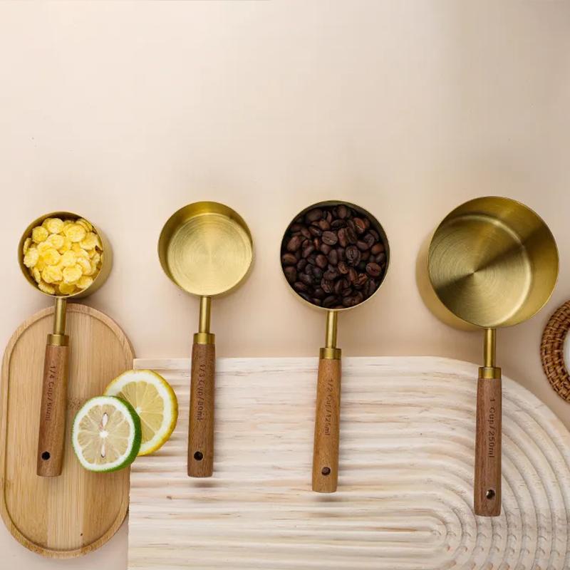 4 Stück/8 Stück Messbecher und Messlöffel mit Holzgriff, Edelstahl, Goldfarbenes Messlöffel- und Messbecher-Set