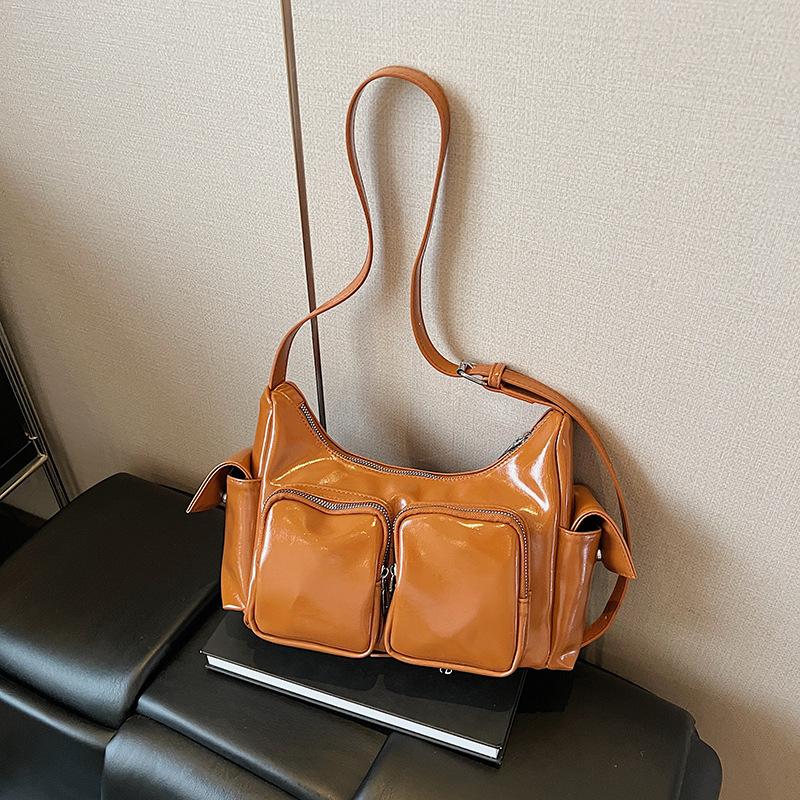 Nische Unterarmtasche Damen neu retro schlichte High-End Umhängetasche süße und coole Lokomotivtasche