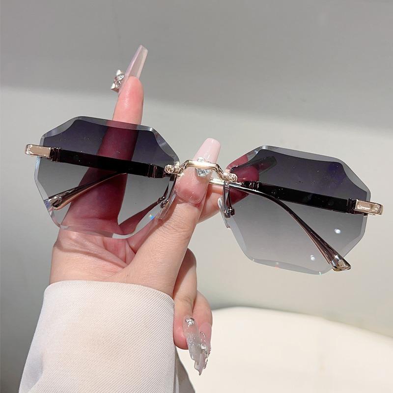 Non-polarized Europe and America Polygon Diamond Edge Trimming Rimless Sunglasses Men Women Fashion Ocean Slicemetal Frame Glasses