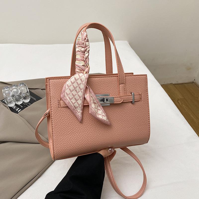 

New stylish and simple light luxury silk scarf killer bag portable shoulder messenger women s bag розовый