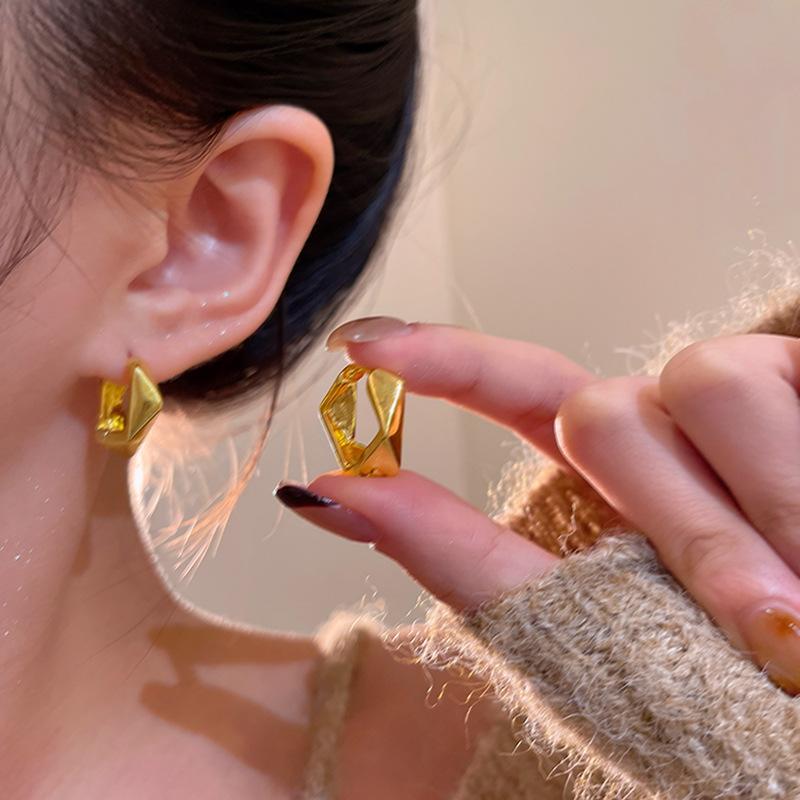Hong Kong style retro double-layer earrings women s 2026 new popular stud earrings rhombus geometric earrings earrings