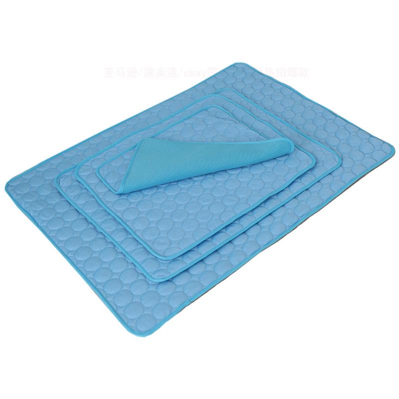 Summer Pet Cooling Mat Breathable Ice Blanket for Dogs Cats Pets Sleep Cold Bed Washable Ice Silk Pads Cushion Pet Accessories