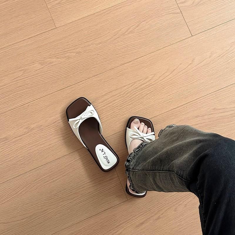 Internet celebrity temperament retro white one-word slippers women's wear 2025 new summer heightening skirt thick-bottomed sandals