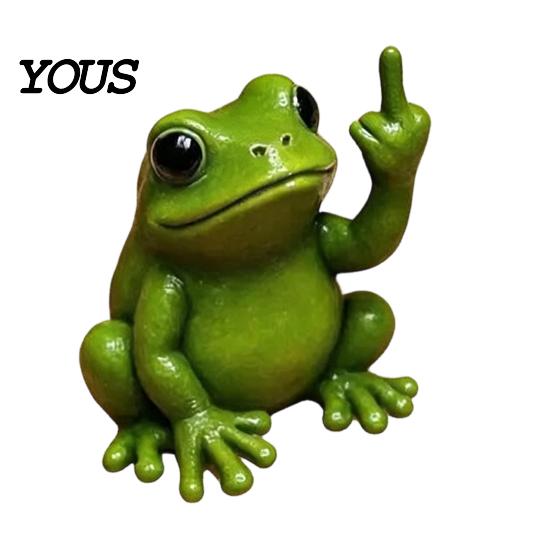 Miniature Resin Gorilla Ornaments Gorilla/Frog Figurine, Animal Ornament, Funny Gesture Statue Small Car Dashboard Accessories for Desktop Decor, Cute
