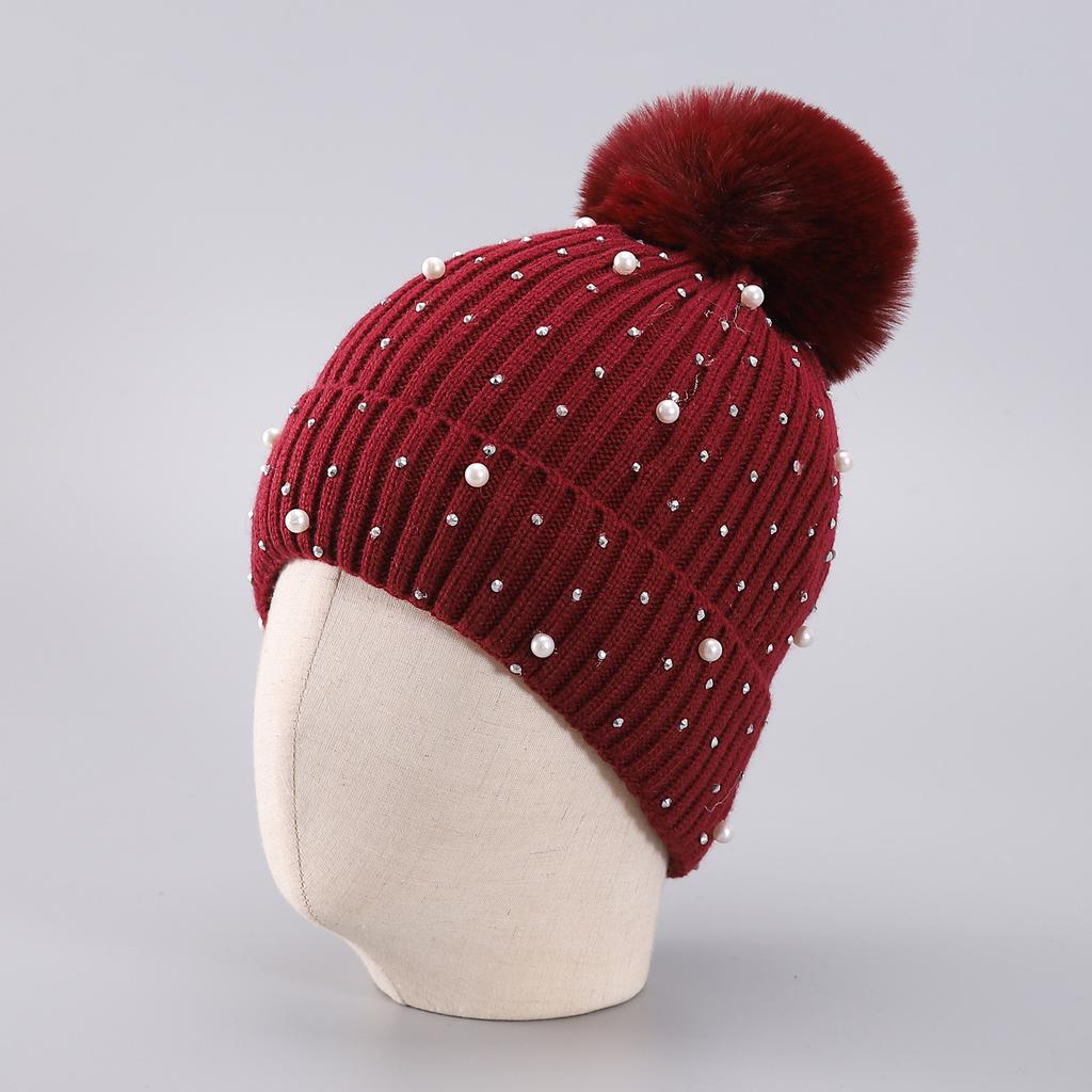Specially for European and American winter knitted hats, fleece thickened thermal pullover hats, fashionable pearl belt diamond hats