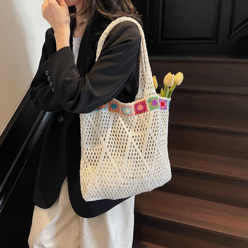 Women's Versatile Woven Straw Beach Tote Bag - Spring/Summer 2025