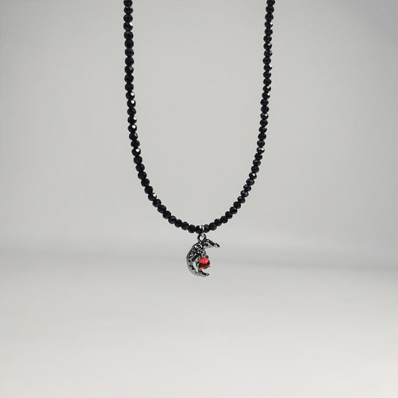 Gothic Style Heart And Butterfly Black Crystal Beaded Necklace Unique Neck Chain For Women Seeking Unique Fashion