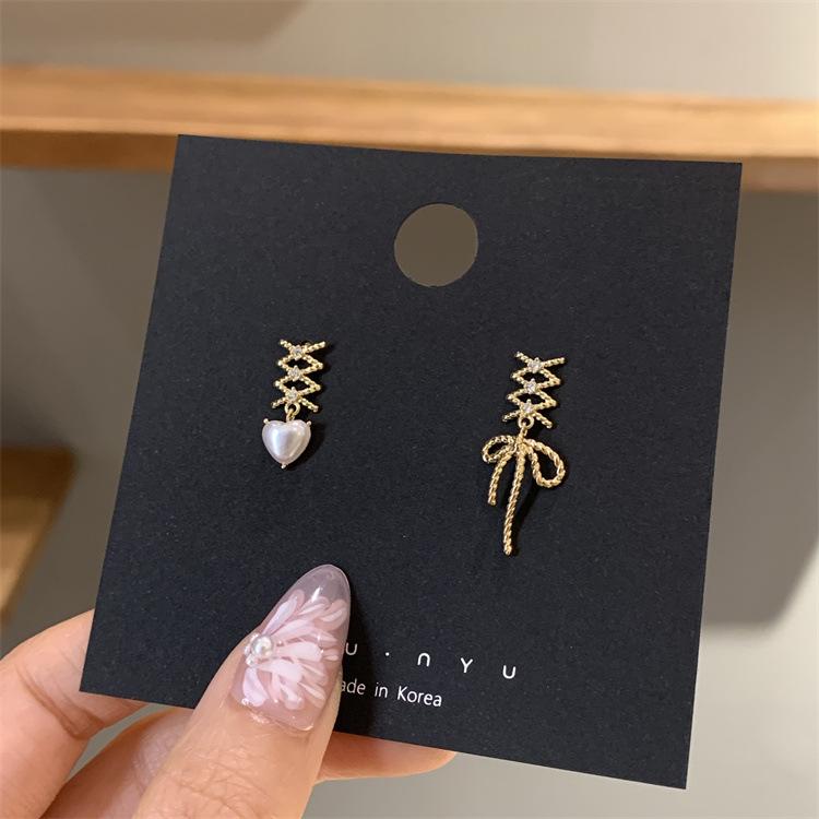 Twisted Rope Heart Pearl Bow Earrings: Luxurious Niche Design for Women