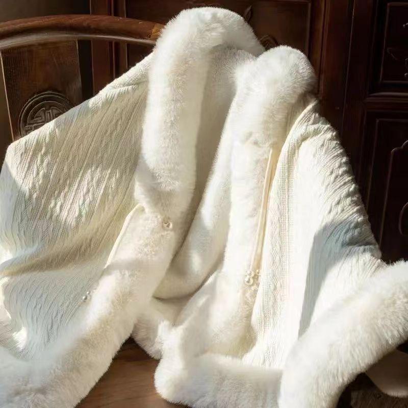 2024 Elegant Republic of China Style Hooded Cloak Shawl for Qipao - Long Sleeve, High-End, All-Match for Autumn and Winter.