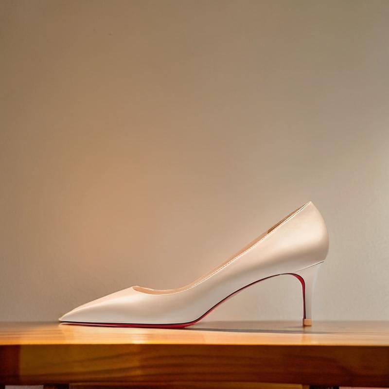 Lys nude svart matt skinn med spiss 12 cm ultrafin hæl høyhælsko, moteriktige og allsidige profesjonelle sko