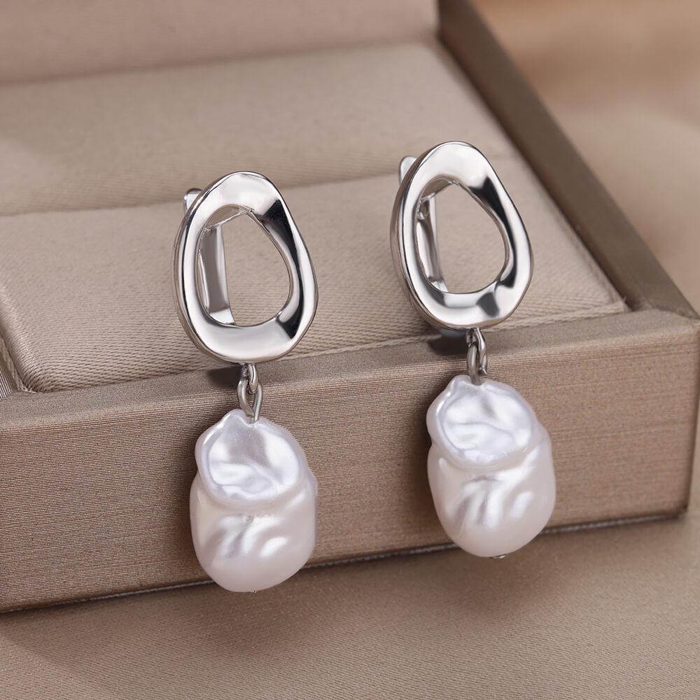 Korean Freshwater Pearl Geometric Round Earrings