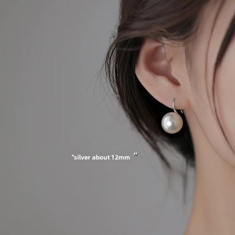

Female Light Luxury High-end Temperament Earrings 1 pair of earrings 12mm срібний