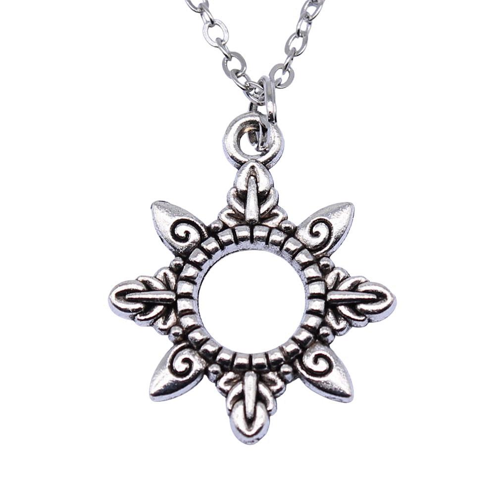 Hollow Star Moon Pendant Necklace Minimalist Geometric Jewelry 40cm Short Chain