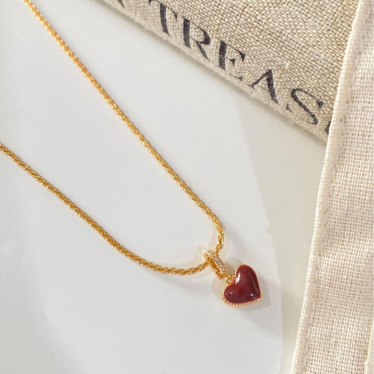Red Heart Mother-of-Pearl Double-Sided Necklace: Elegant Versatile Clavicle Chain